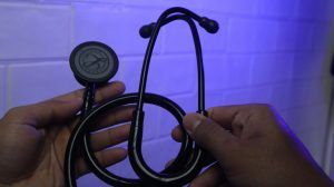 Stetoskop yang bagus memiliki rubber yang tebal dan elastis